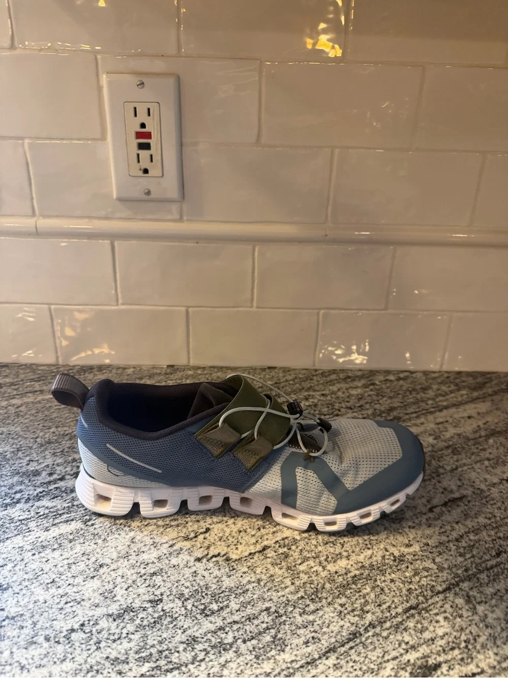 Women’s On Cloud Nexus Size 8.5